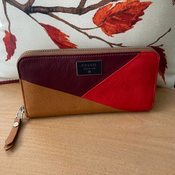 Fossil Red and Brown Wallet - Picture 7 of 8